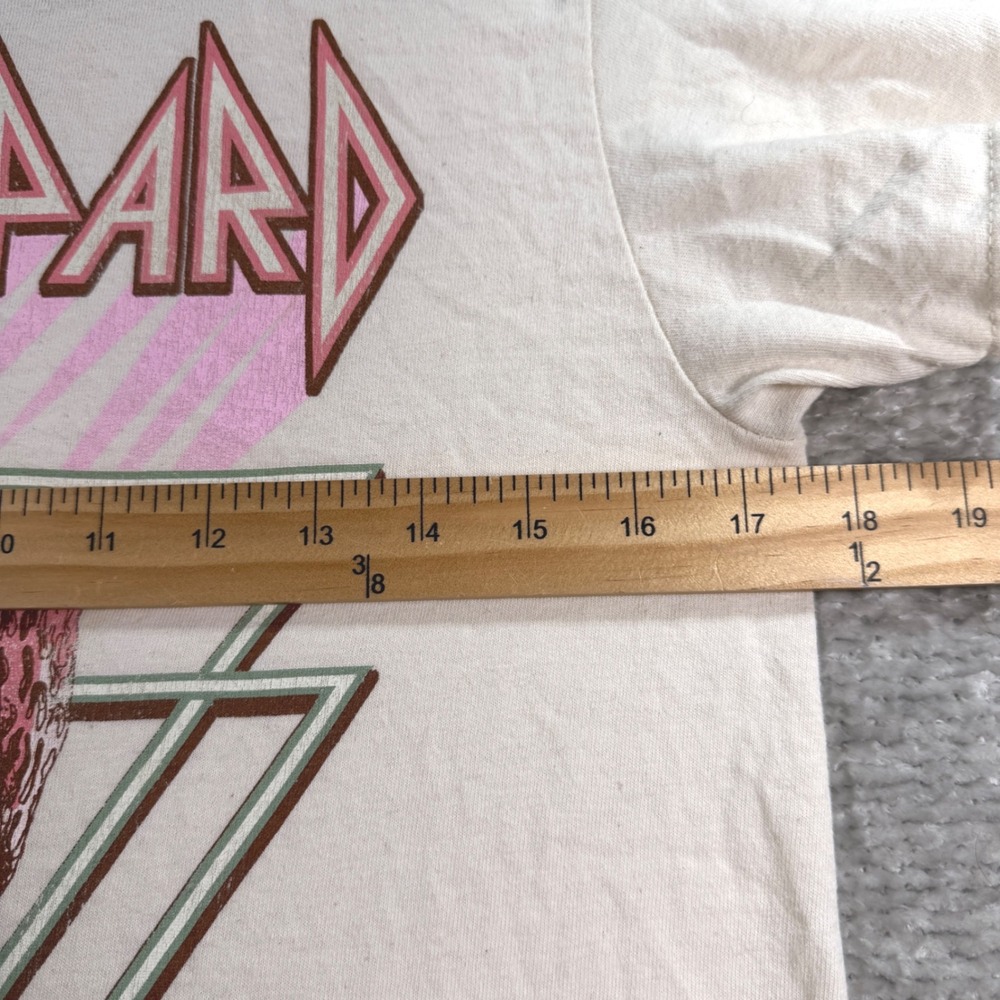 Def Leppard T-Shirt 1981 Tour Graphic 100% Cotton Small Cream Rock Band Tee - Picture 3 of 6